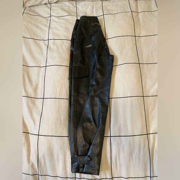 Wilfred modern cargo pant - leather - Picture 2 of 3